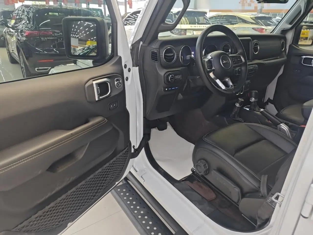Jeep Wrangler New Energy 2021 Four-Door 2.0T 4xe Sahara — миниатюра 18