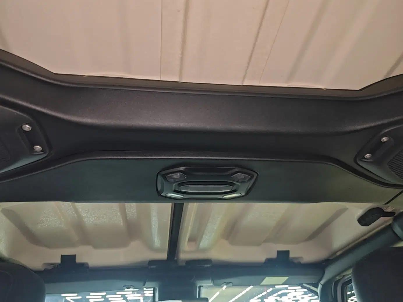 Jeep Wrangler New Energy 2021 Four-Door 2.0T 4xe Sahara — миниатюра 21