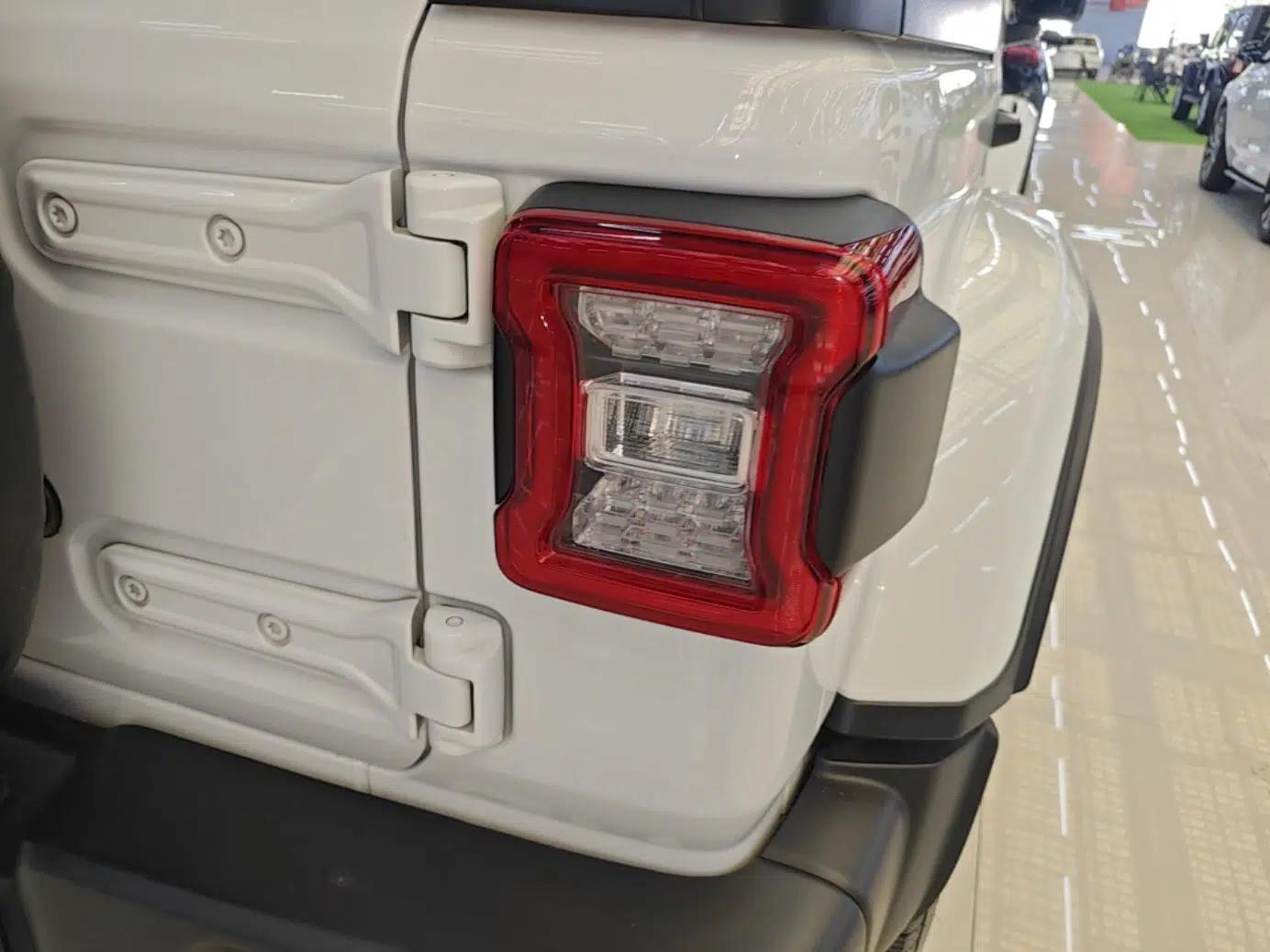 Jeep Wrangler New Energy 2021 Four-Door 2.0T 4xe Sahara — миниатюра 9