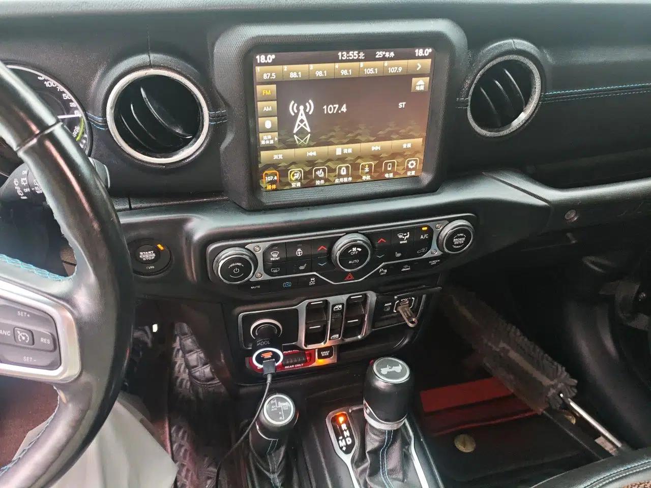 Jeep Wrangler New Energy 2021 Four-Door 2.0T 4xe Robin Hood — миниатюра 13