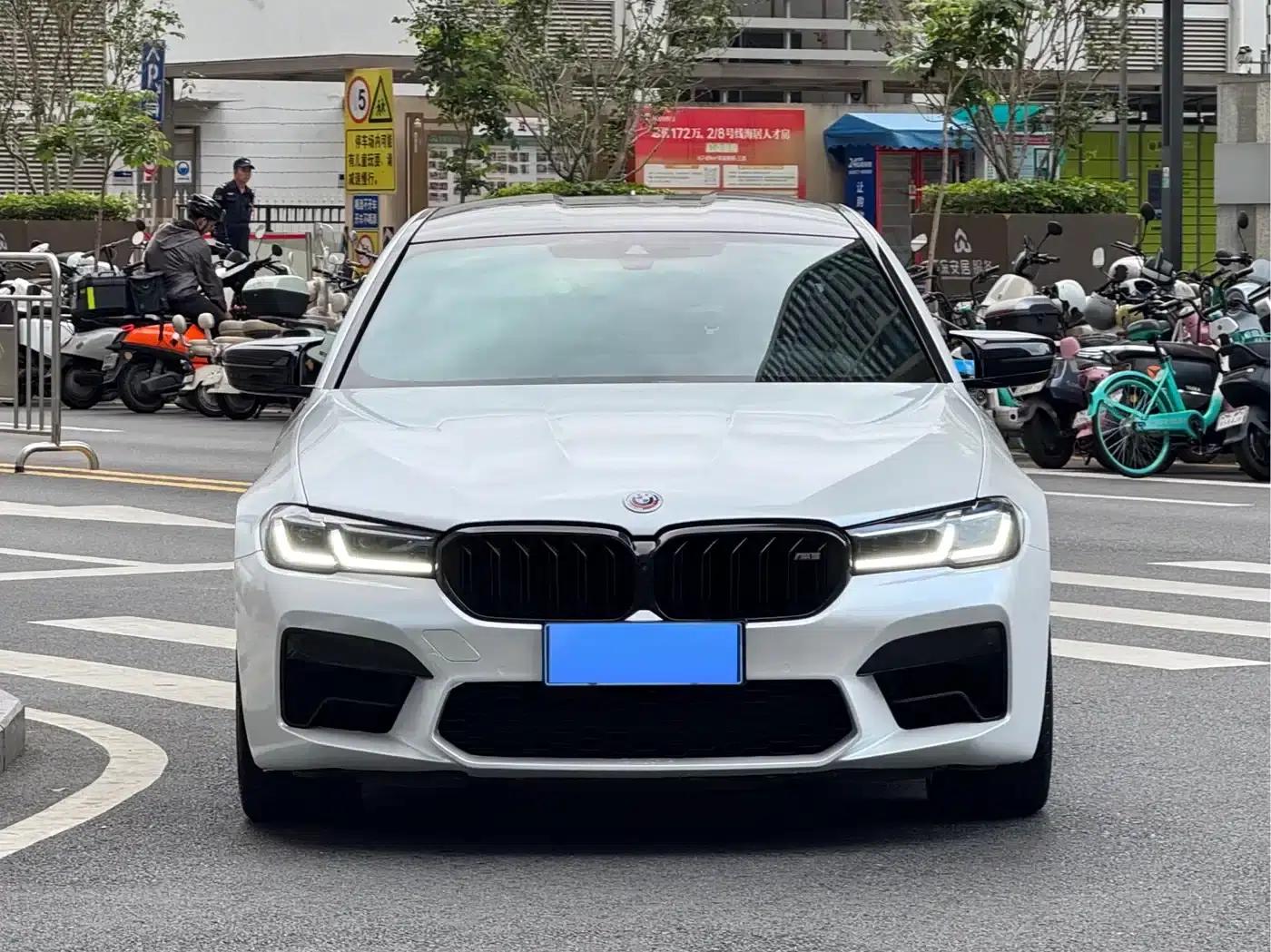 2021 BMW M5 — миниатюра 1