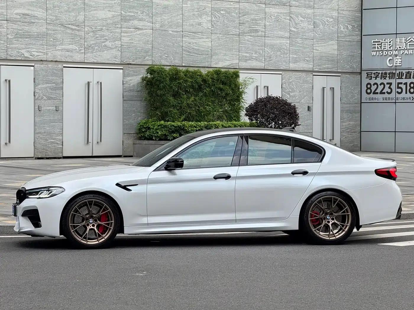 2021 BMW M5 — миниатюра 19