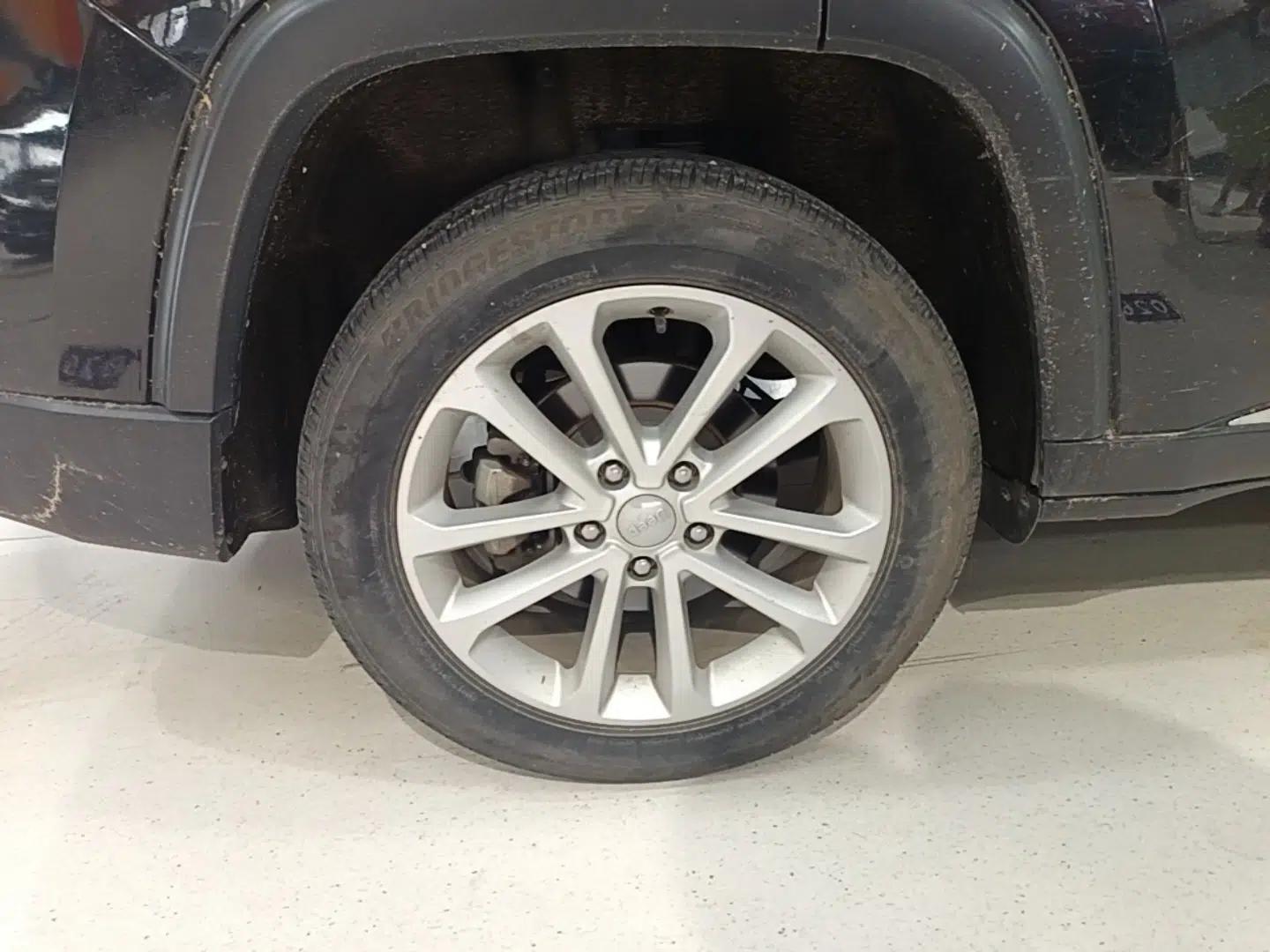 Jeep Grand Commander 2020 2.0T Four-Wheel Drive Elite Enhanced Edition — миниатюра 11
