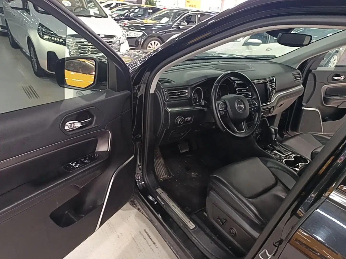 Jeep Grand Commander 2020 2.0T Four-Wheel Drive Elite Enhanced Edition — миниатюра 18