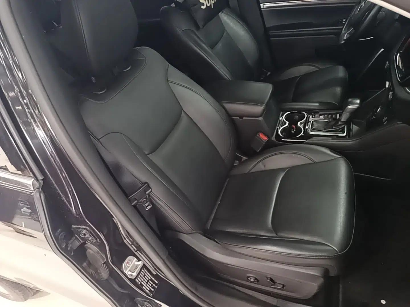 Jeep Grand Commander 2020 2.0T Four-Wheel Drive Elite Enhanced Edition — миниатюра 19