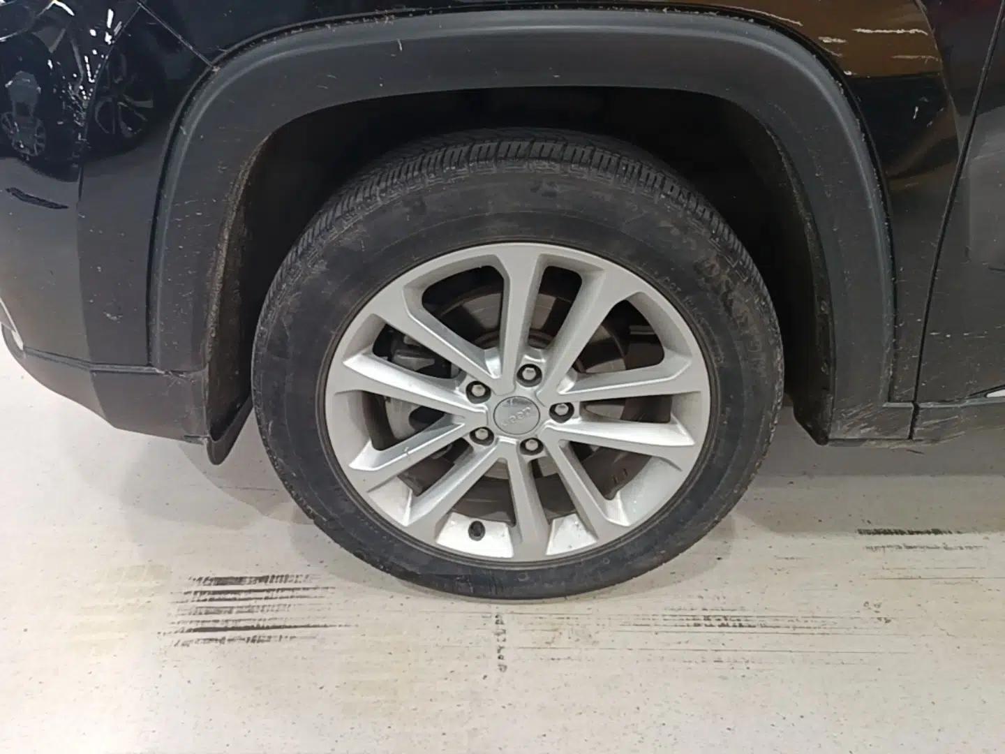 Jeep Grand Commander 2020 2.0T Four-Wheel Drive Elite Enhanced Edition — миниатюра 10