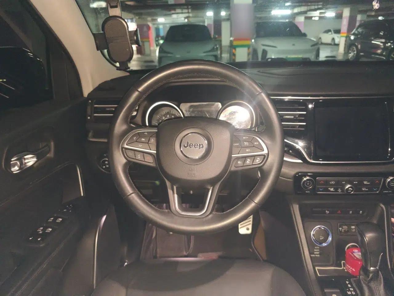 Jeep Grand Commander 2018 2.0T Four-Wheel Drive Prestige Edition China V — миниатюра 10