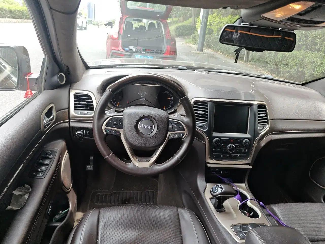 Jeep Grand Cherokee 2014 5.7L Flagship Prestige Edition — миниатюра 10