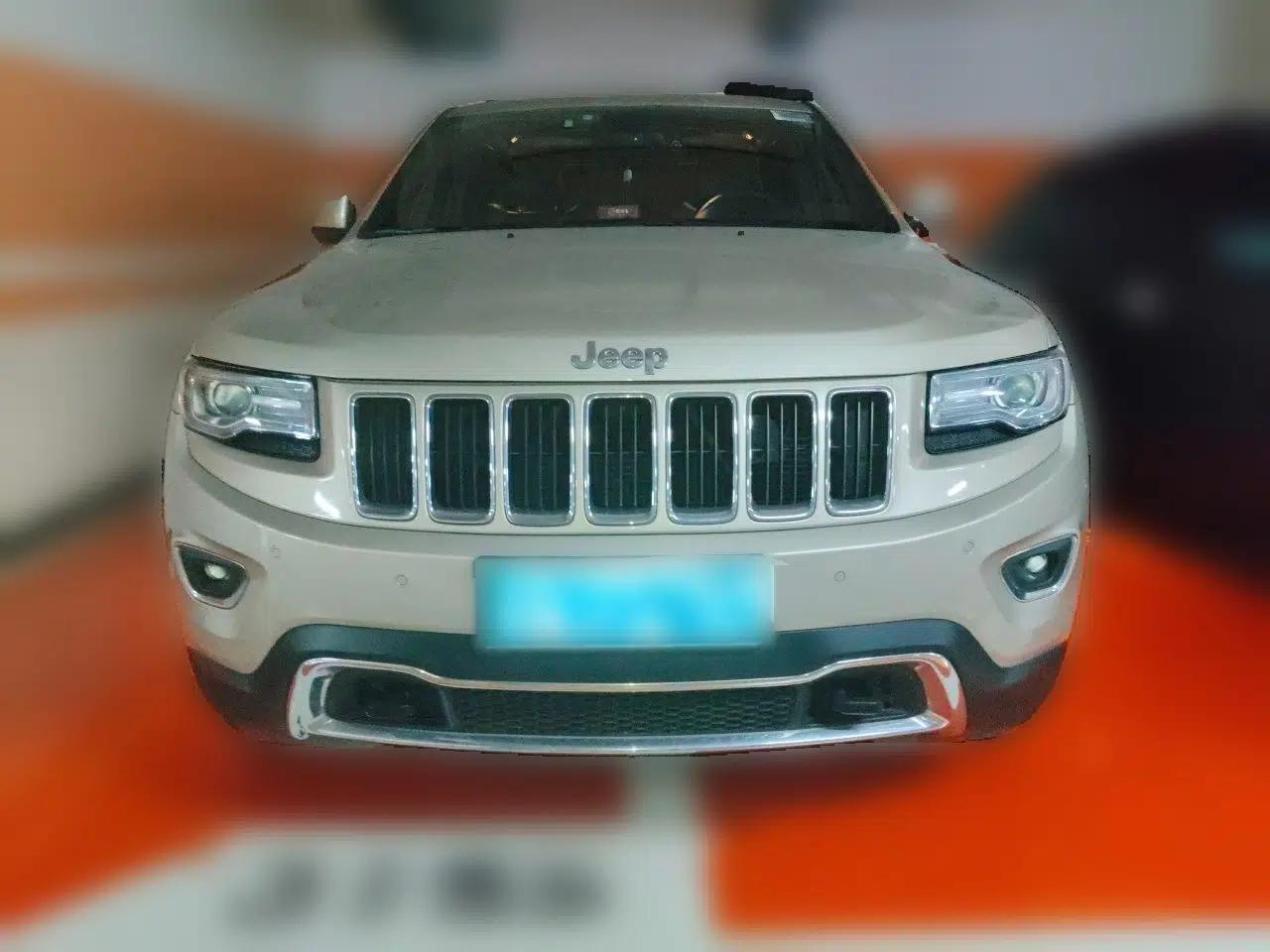 Jeep Grand Cherokee 2014 3.0L Comfort Navigation Edition — миниатюра 2