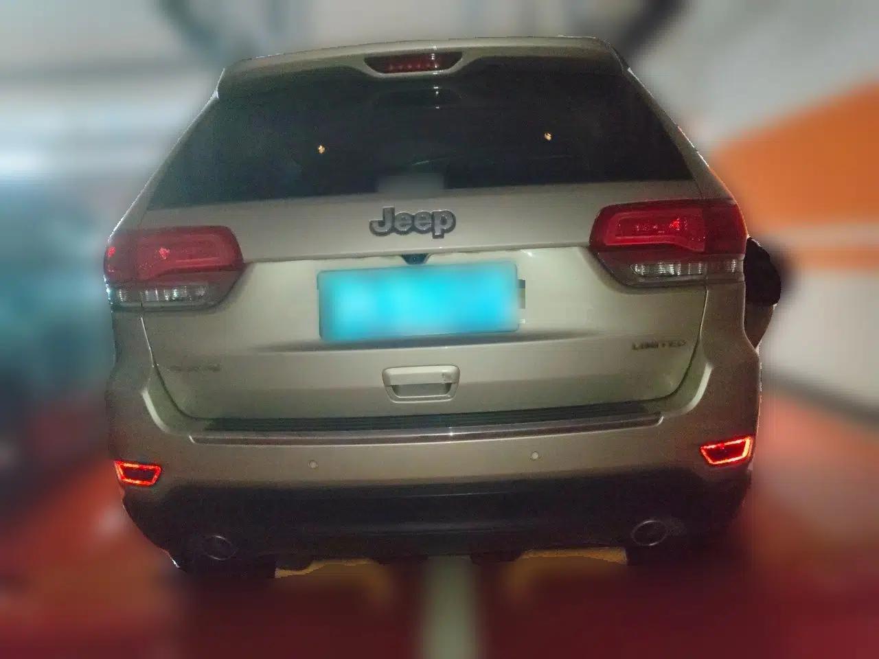 Jeep Grand Cherokee 2014 3.0L Comfort Navigation Edition — миниатюра 5