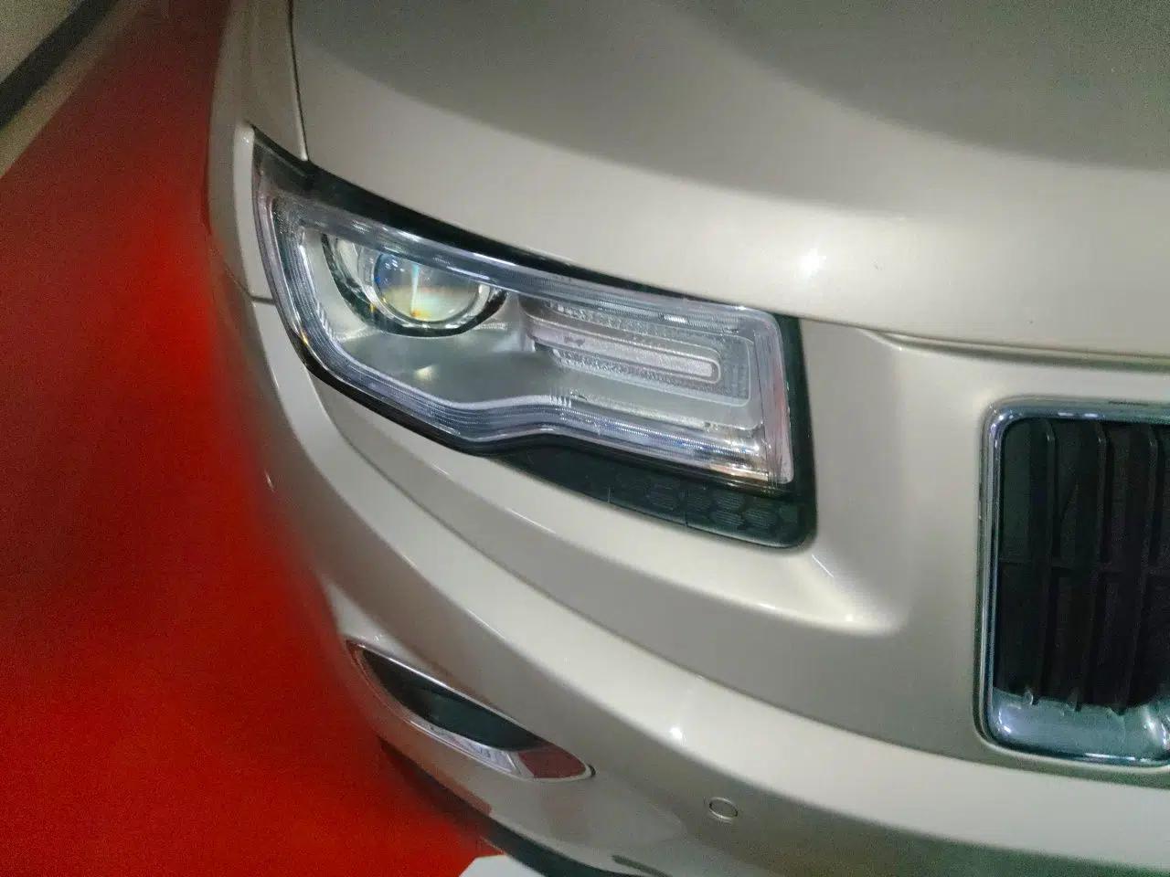 Jeep Grand Cherokee 2014 3.0L Comfort Navigation Edition — миниатюра 7