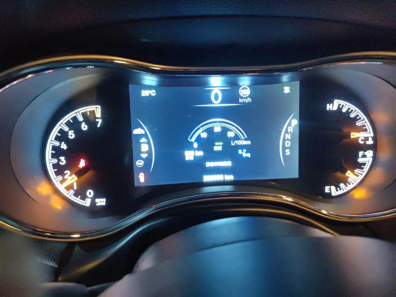 Jeep Grand Cherokee 2014 3.0L Comfort Navigation Edition — миниатюра 11