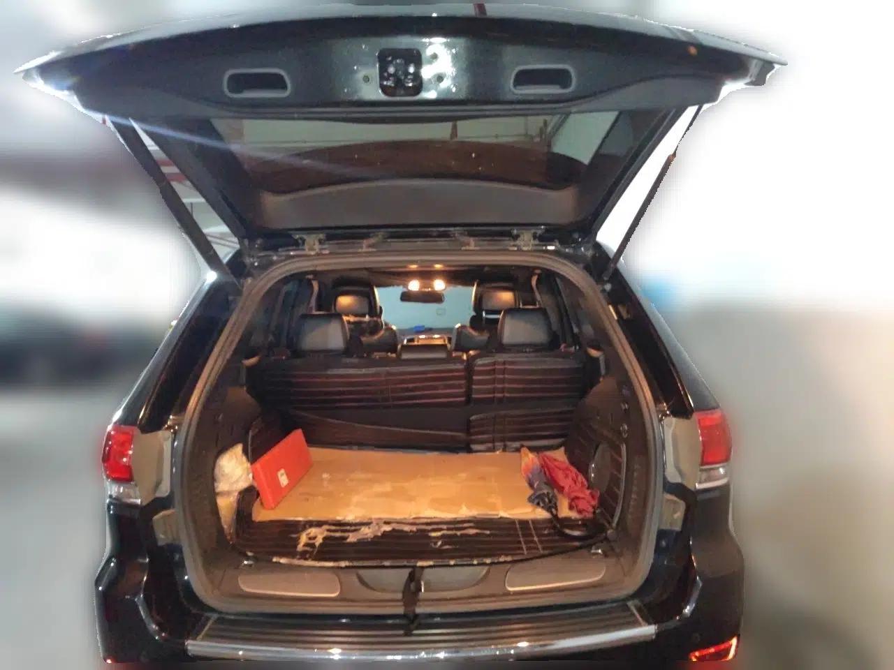 Jeep Grand Cherokee 2014 3.0L Comfort Navigation Edition — миниатюра 19