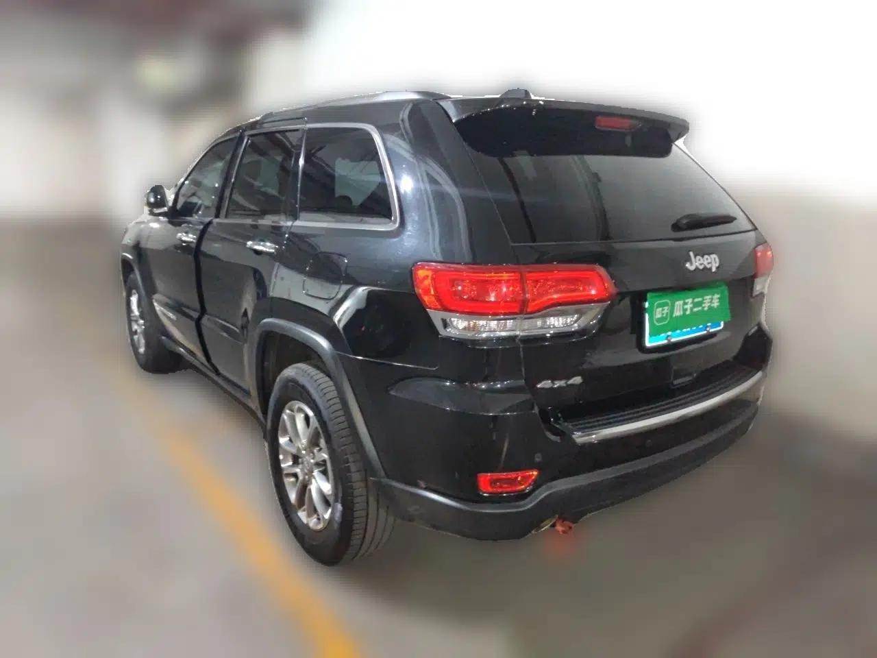 Jeep Grand Cherokee 2014 3.0L Comfort Navigation Edition — миниатюра 4