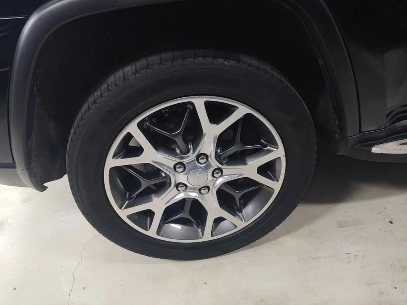 Jeep Grand Cherokee 2020 3.0L Elite Navigation Edition — миниатюра 11