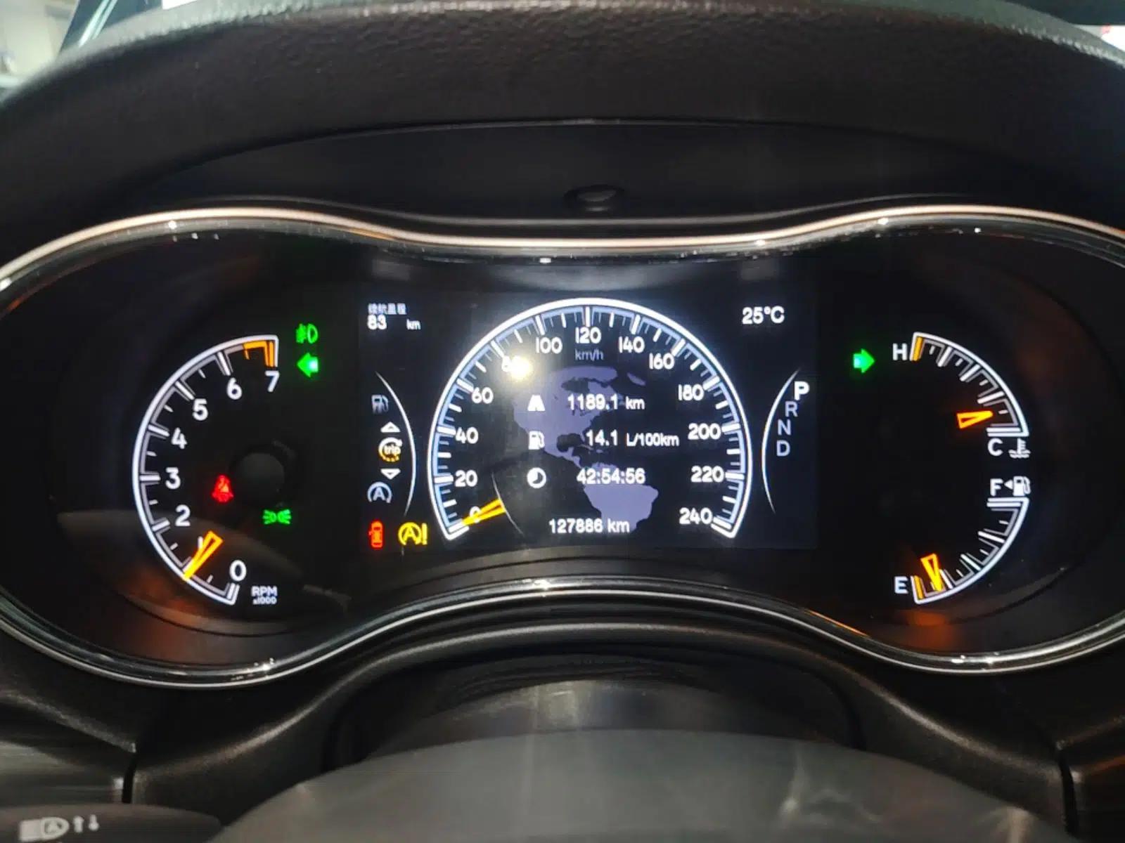 Jeep Grand Cherokee 2020 3.0L Elite Navigation Edition — миниатюра 14