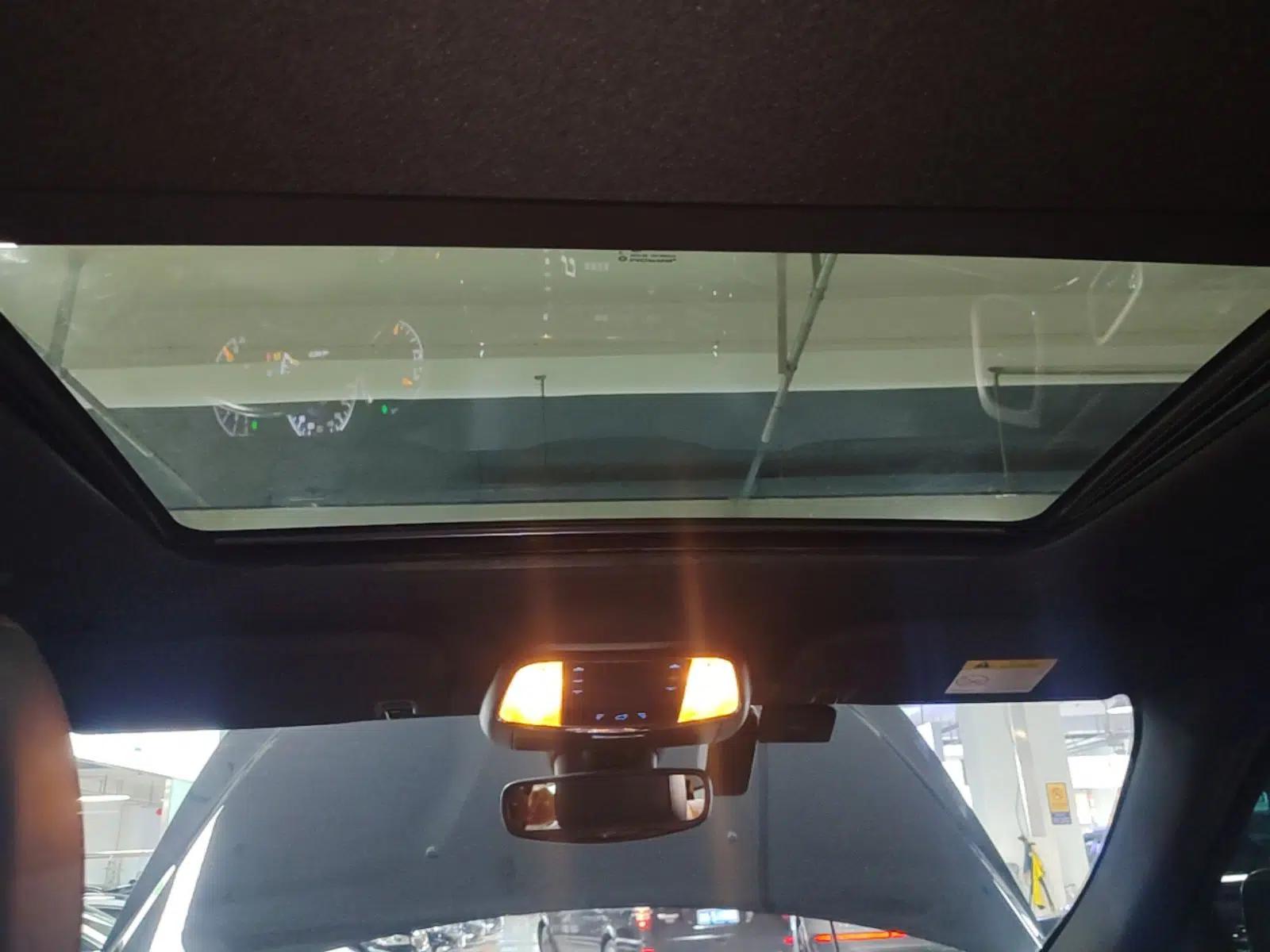 Jeep Grand Cherokee 2020 3.0L Elite Navigation Edition — миниатюра 21