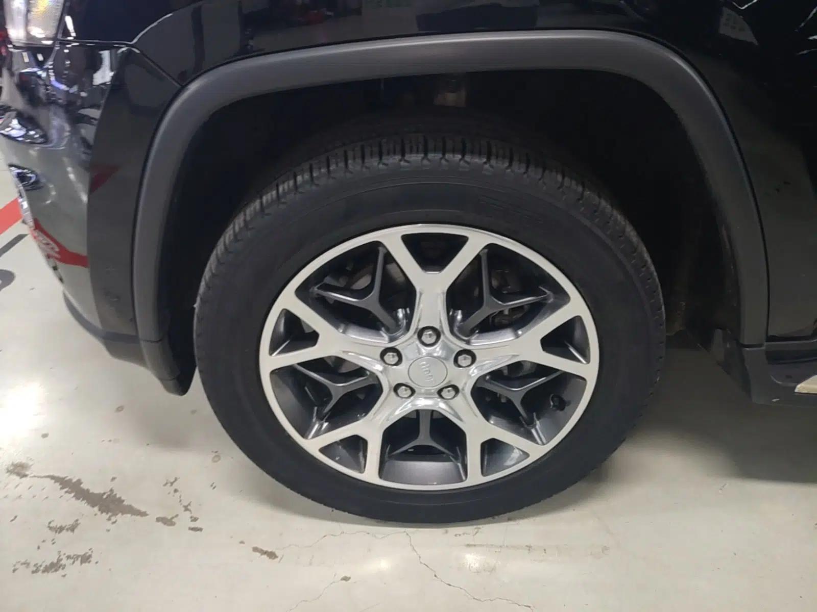 Jeep Grand Cherokee 2020 3.0L Elite Navigation Edition — миниатюра 10