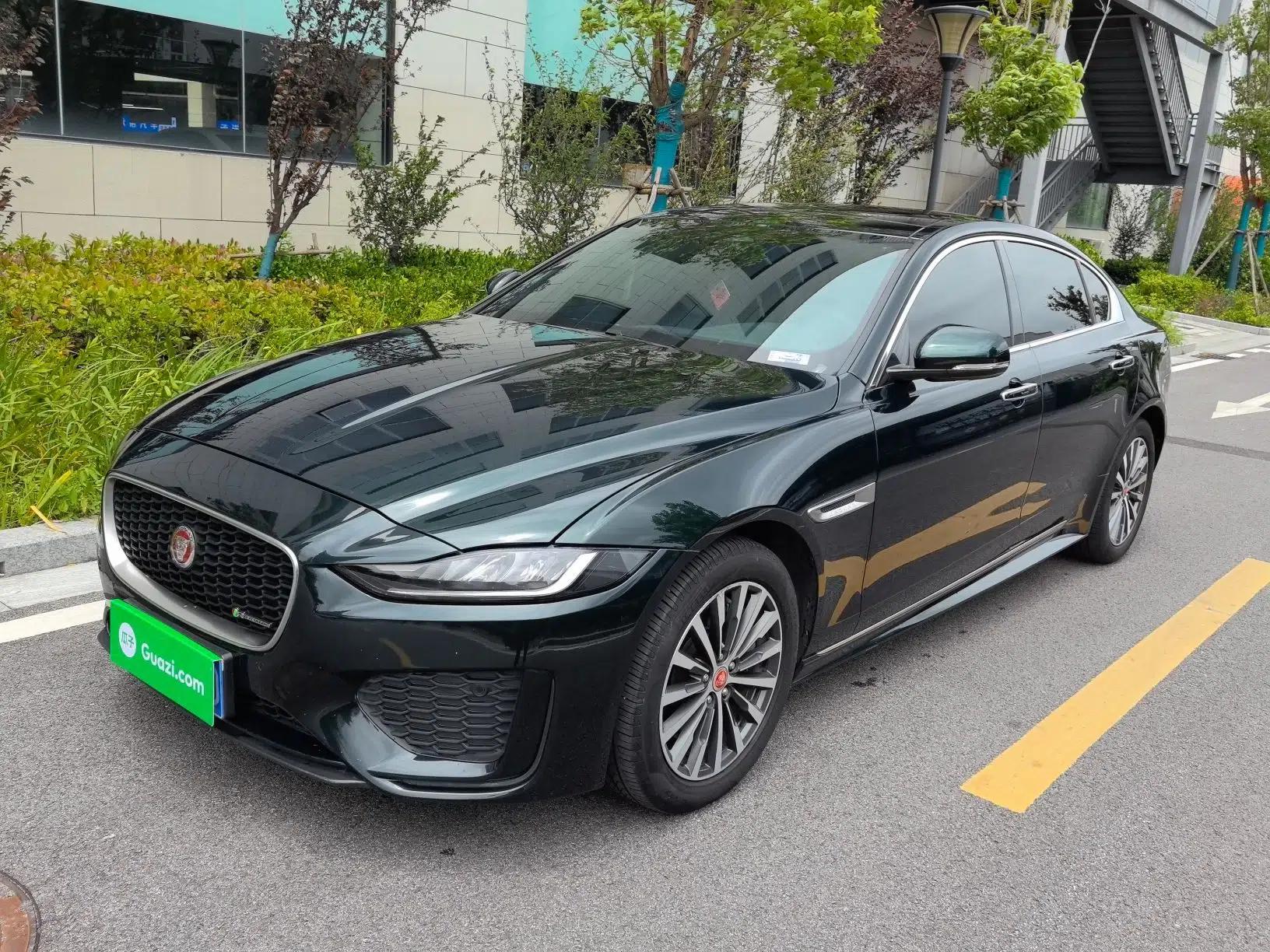 Jaguar XEL 2021 2.0T 200PS R-DYNAMIC Youth Sports Edition — миниатюра 1