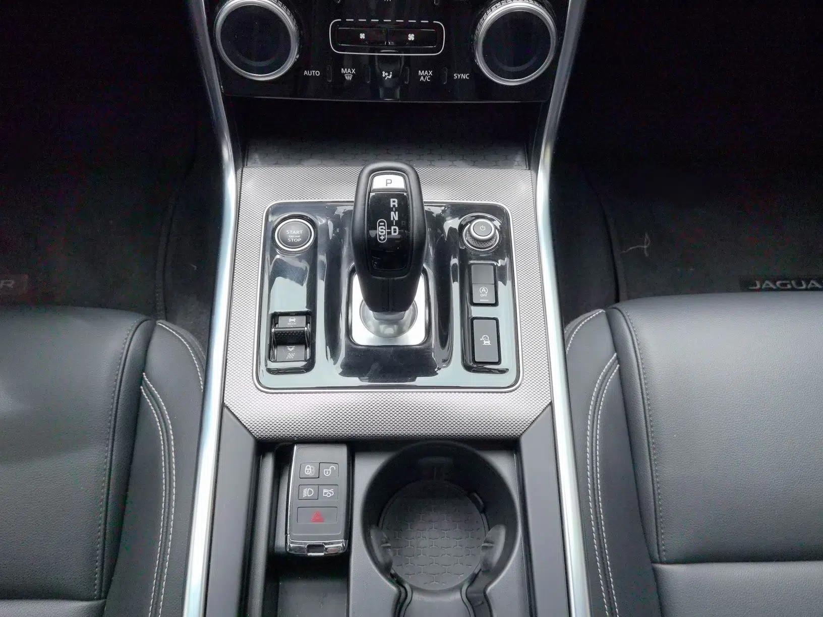 Jaguar XEL 2021 2.0T 200PS R-DYNAMIC Youth Sports Edition — миниатюра 26