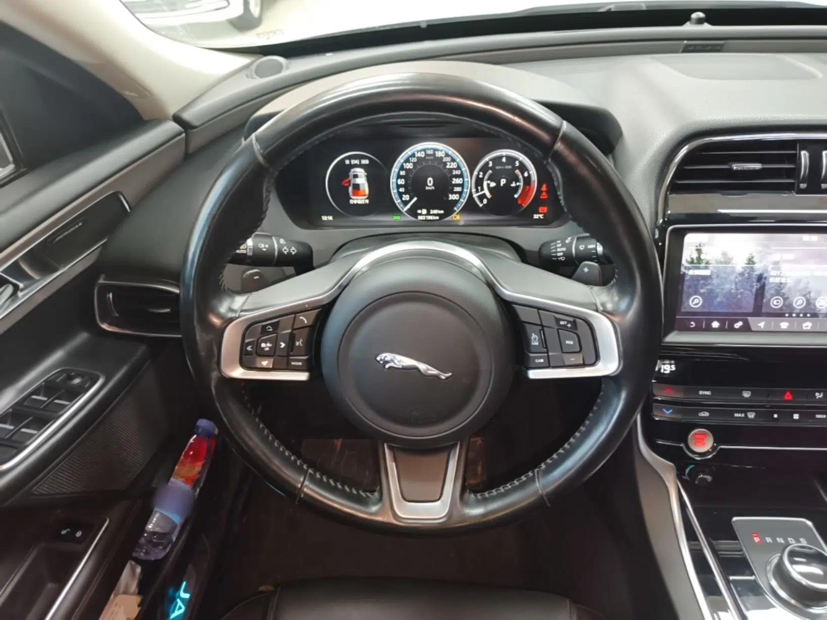 Jaguar XEL 2019 2.0T 200 PS Deluxe Edition — миниатюра 18
