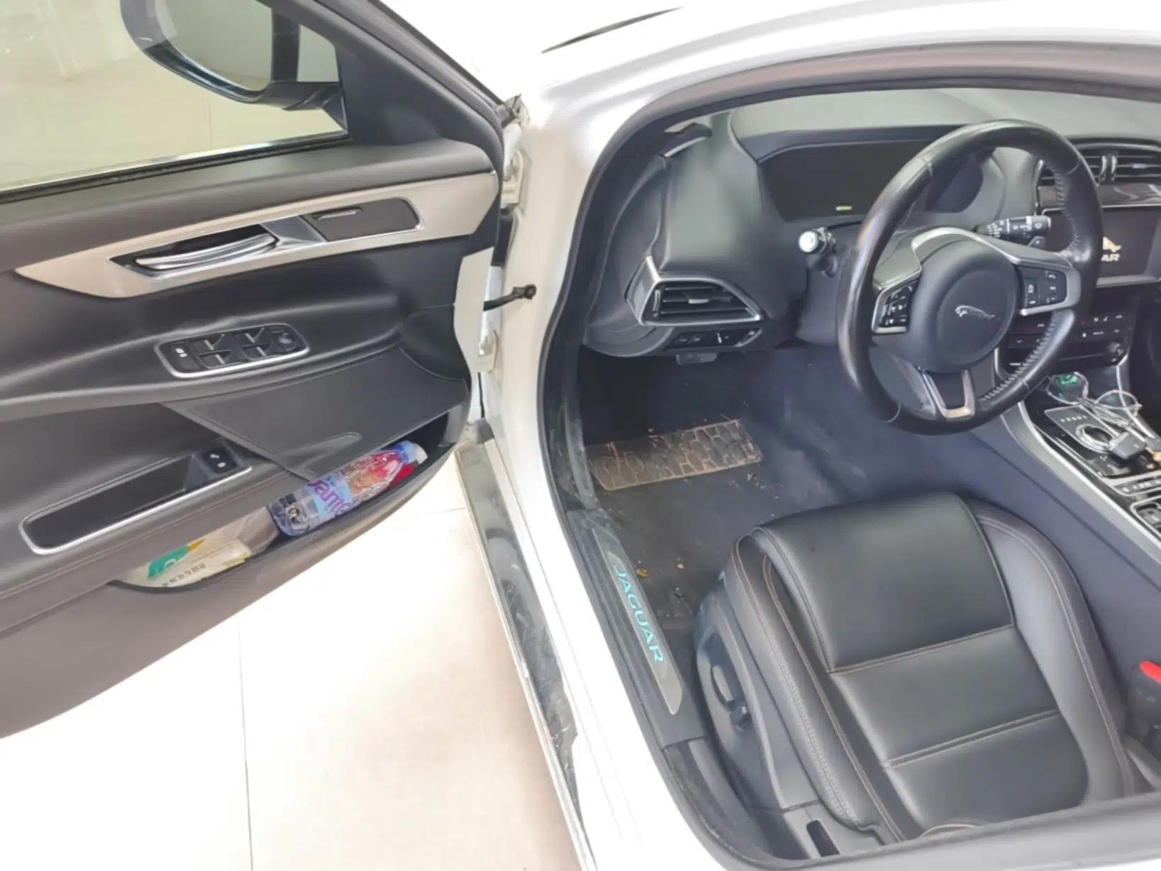 Jaguar XEL 2019 2.0T 200 PS Deluxe Edition — миниатюра 23