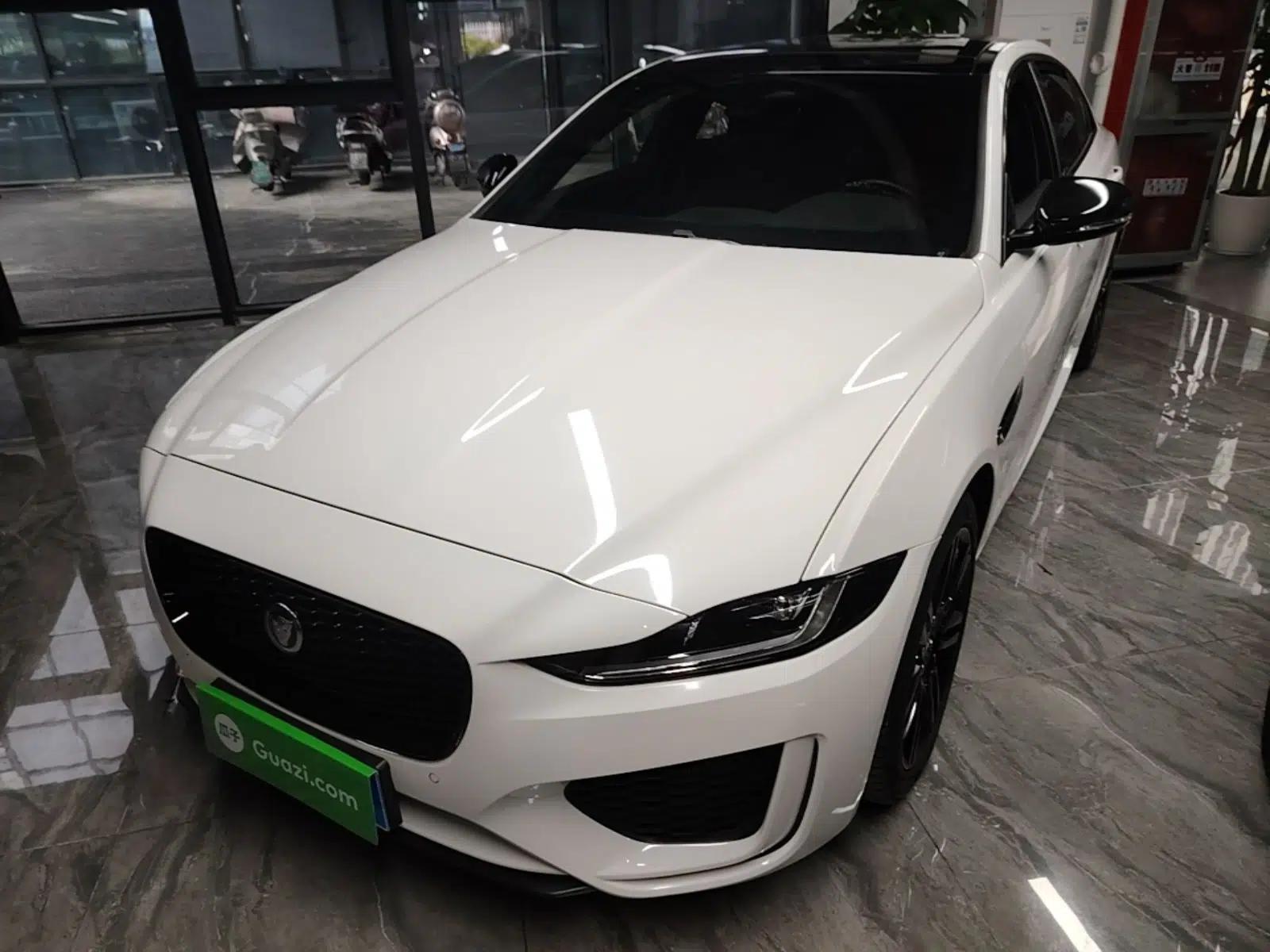 Jaguar XEL 2024 2.0T 250 PS R-DYNAMIC S Ebony Black Sport Edition — миниатюра 1