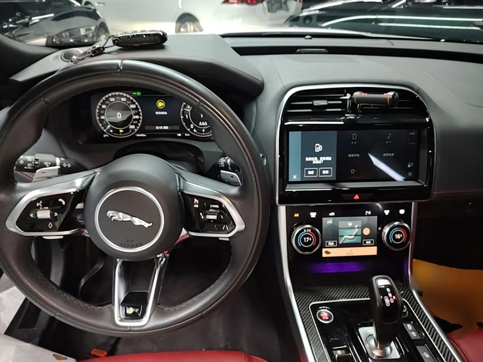 Jaguar XEL 2024 2.0T 250 PS R-DYNAMIC S Ebony Black Sport Edition — миниатюра 12
