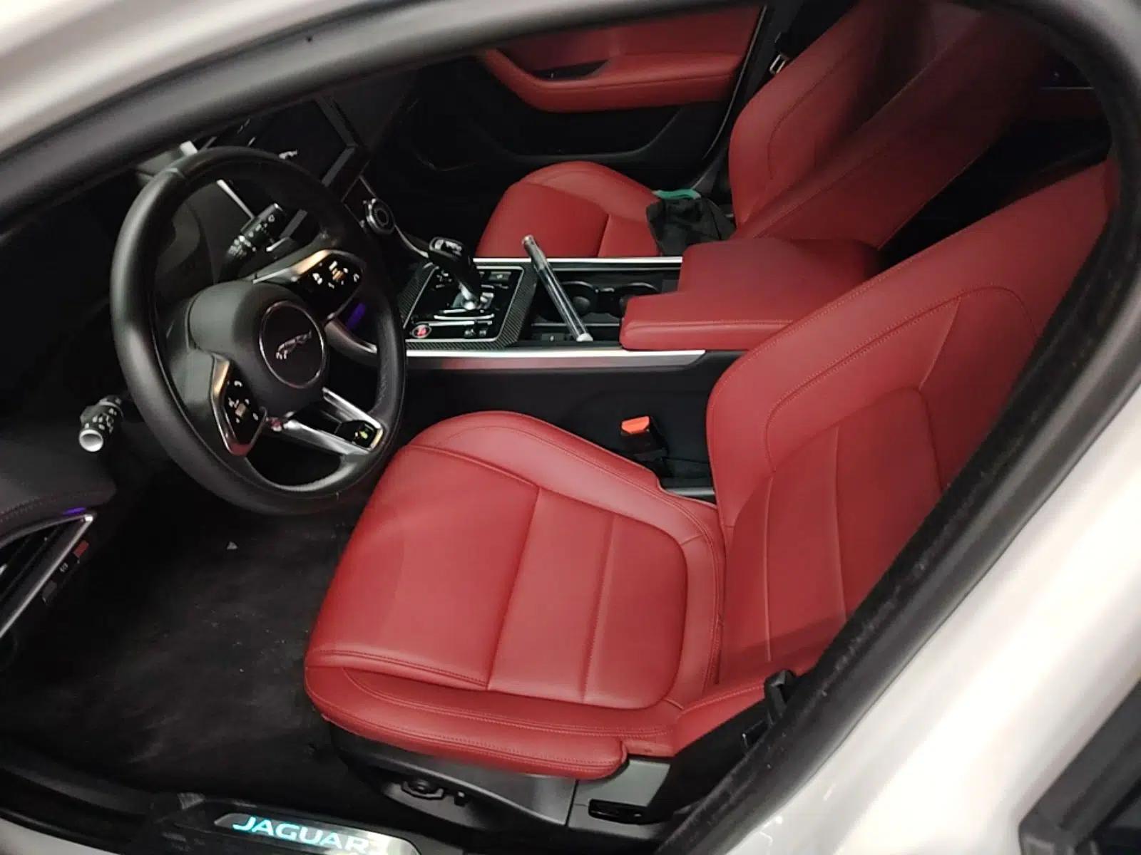 Jaguar XEL 2024 2.0T 250 PS R-DYNAMIC S Ebony Black Sport Edition — миниатюра 17