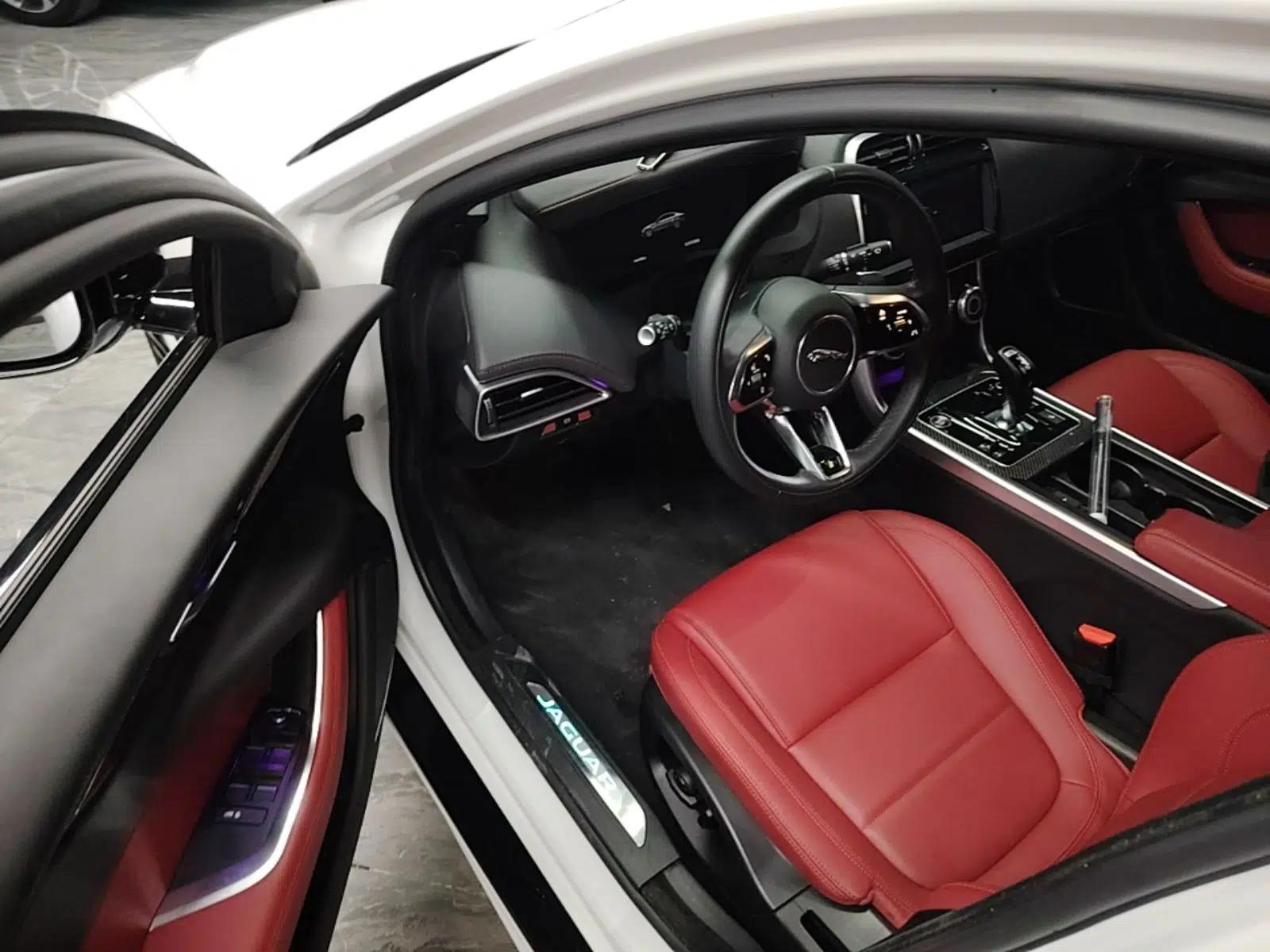 Jaguar XEL 2024 2.0T 250 PS R-DYNAMIC S Ebony Black Sport Edition — миниатюра 18