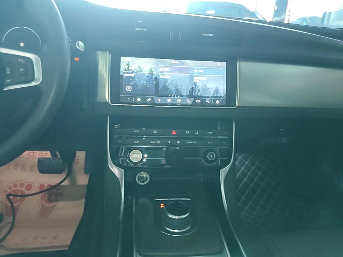 Jaguar XFL 2020 XFL 2.0T P250 Two-Wheel-Drive Luxury Edition — миниатюра 15