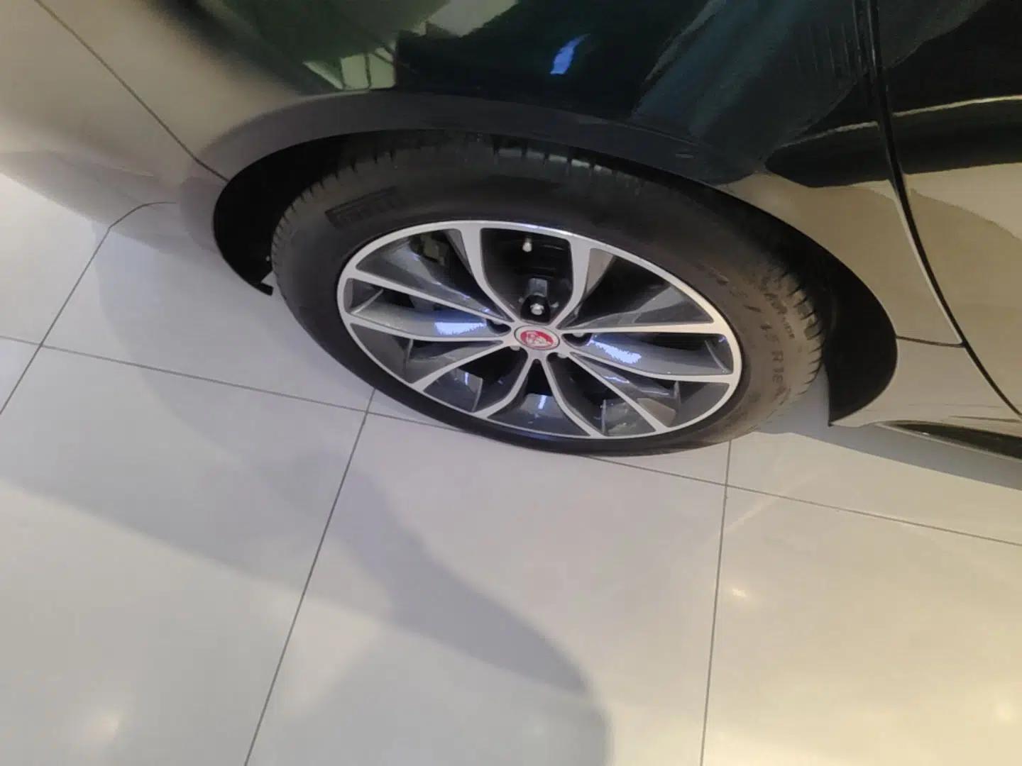 Jaguar XFL 2023 XFL 2.0T P250 Two-Wheel-Drive Elite Sport Edition — миниатюра 11