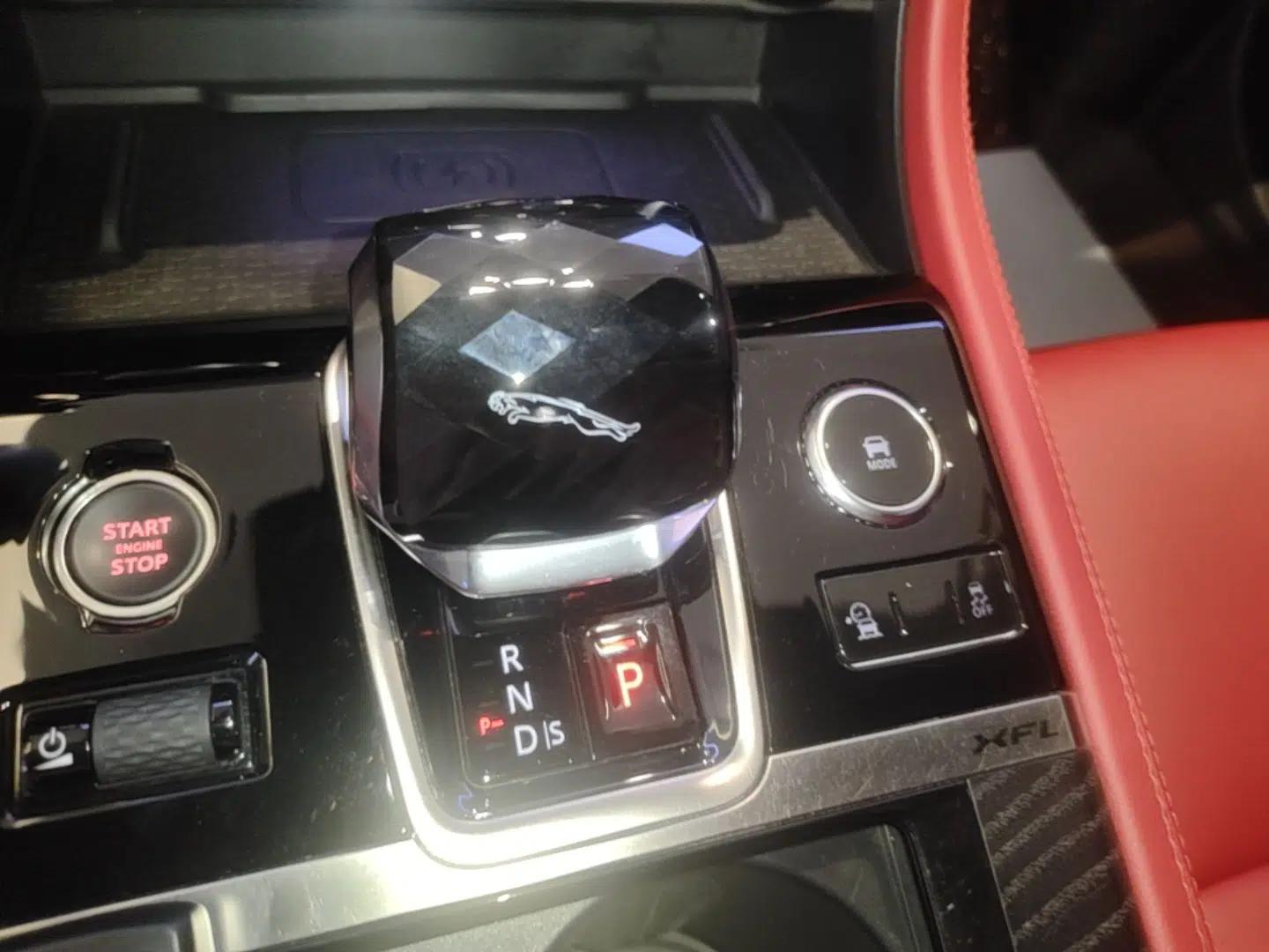 Jaguar XFL 2023 XFL 2.0T P250 Two-Wheel-Drive Elite Sport Edition — миниатюра 16