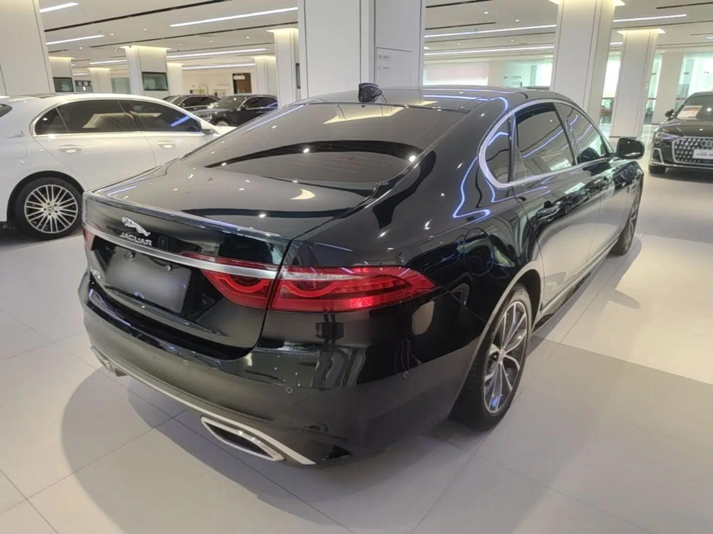 Jaguar XFL 2023 XFL 2.0T P250 Two-Wheel-Drive Elite Sport Edition — миниатюра 6