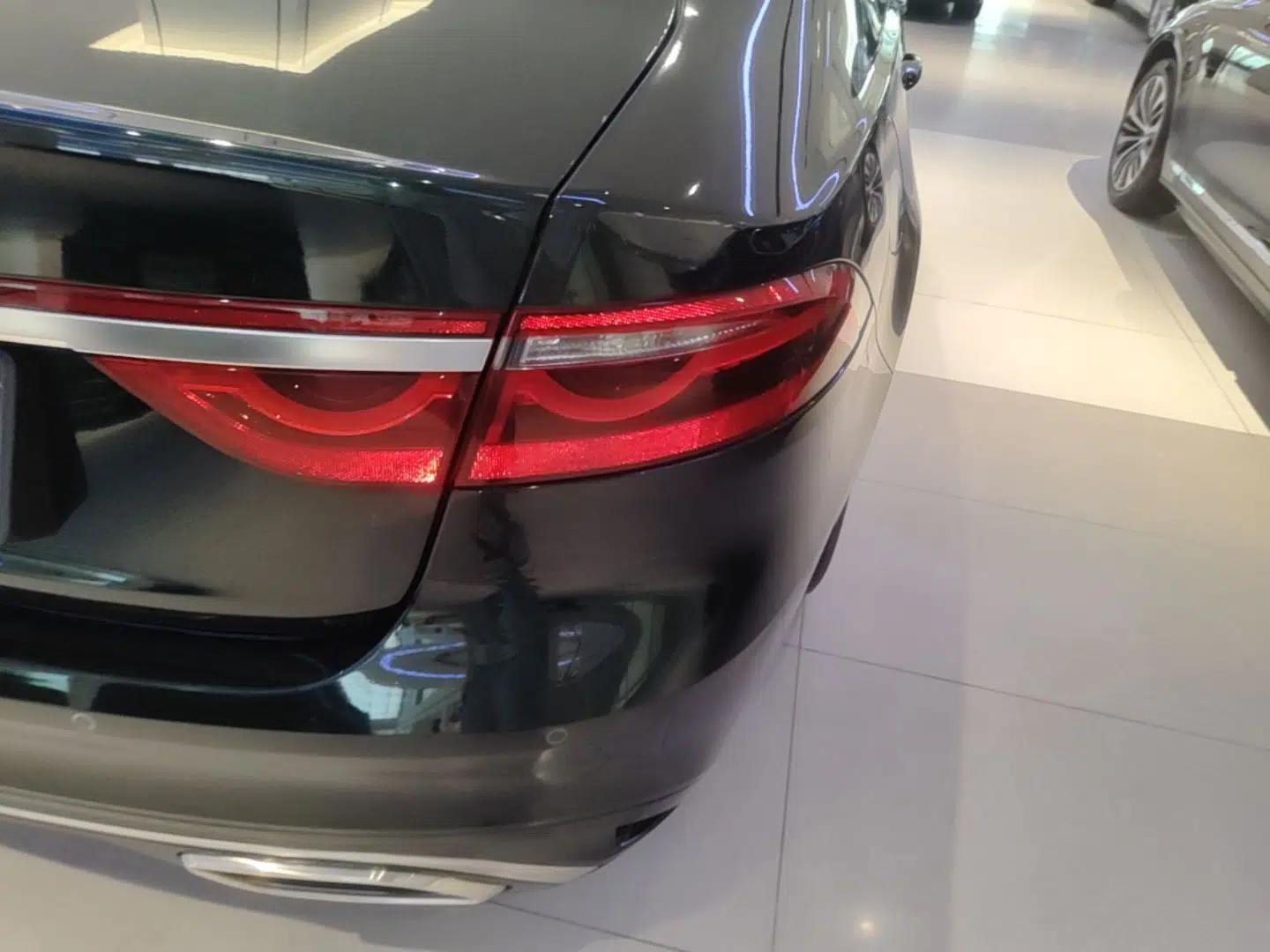 Jaguar XFL 2023 XFL 2.0T P250 Two-Wheel-Drive Elite Sport Edition — миниатюра 9