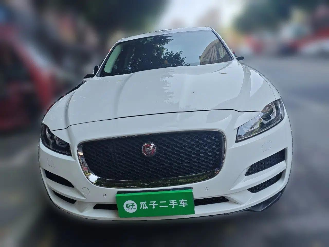 Jaguar F-PACE 2016 2.0T Two-Wheel Drive Urban Luxury Edition — миниатюра 2