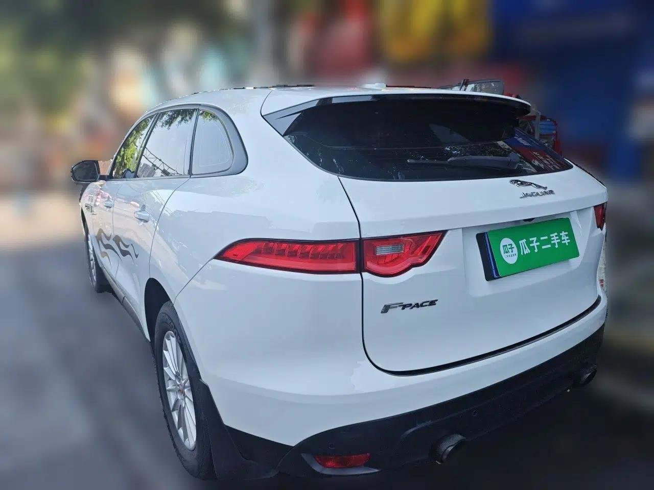 Jaguar F-PACE 2016 2.0T Two-Wheel Drive Urban Luxury Edition — миниатюра 4