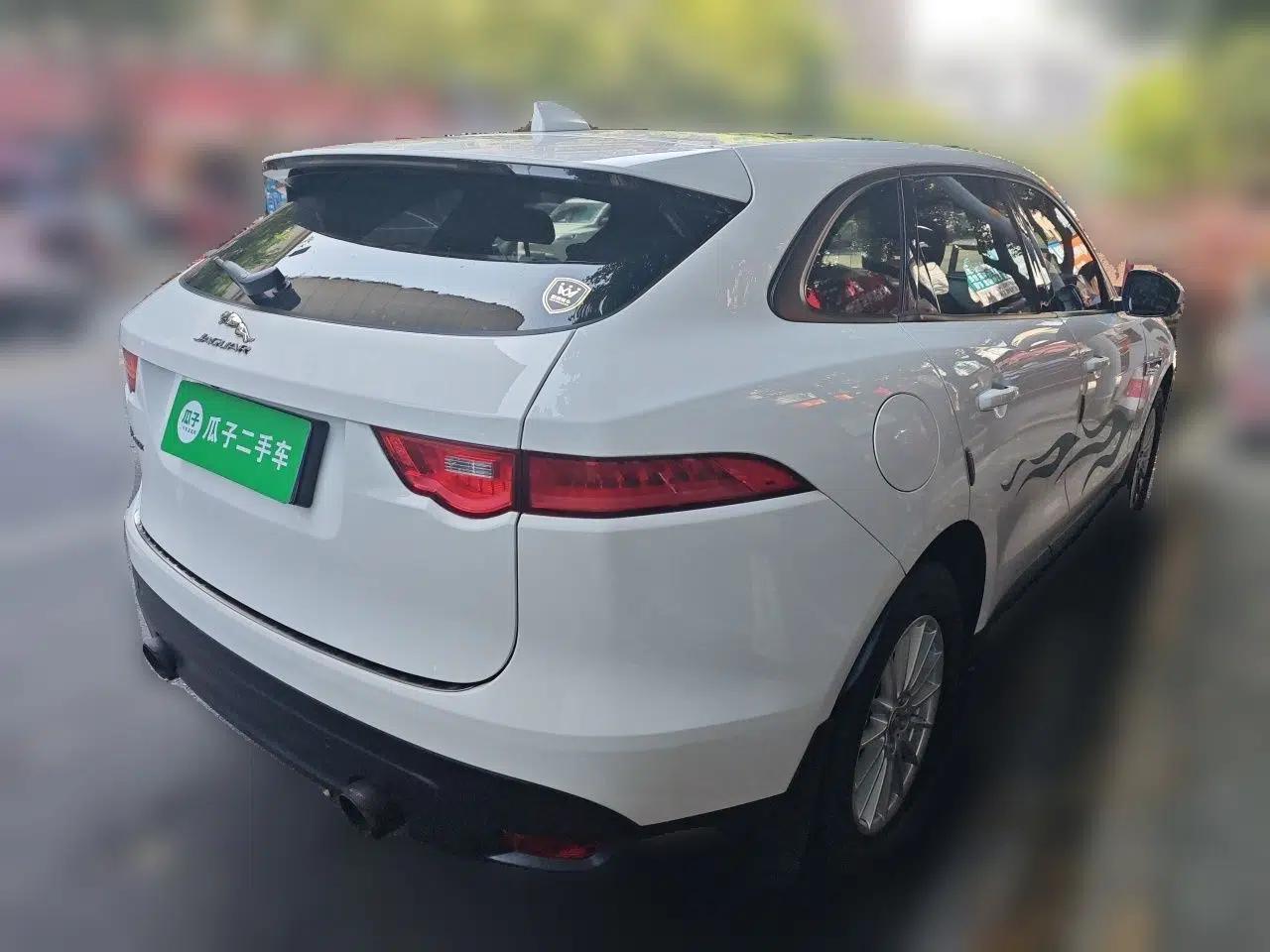 Jaguar F-PACE 2016 2.0T Two-Wheel Drive Urban Luxury Edition — миниатюра 6