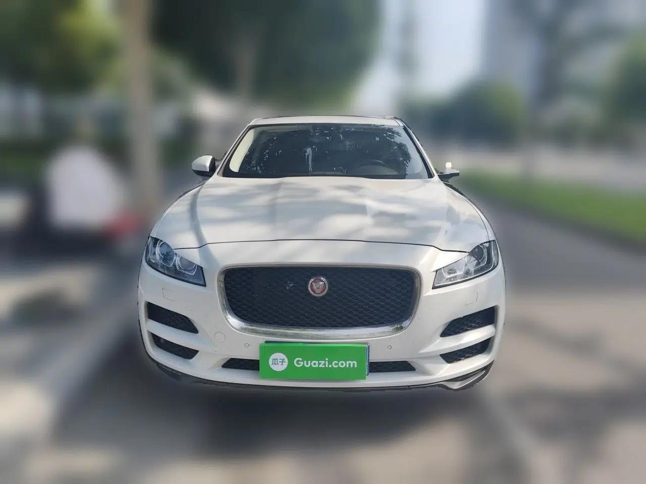 Jaguar F-PACE 2016 2.0T Two-Wheel Drive Urban Luxury Edition — миниатюра 2
