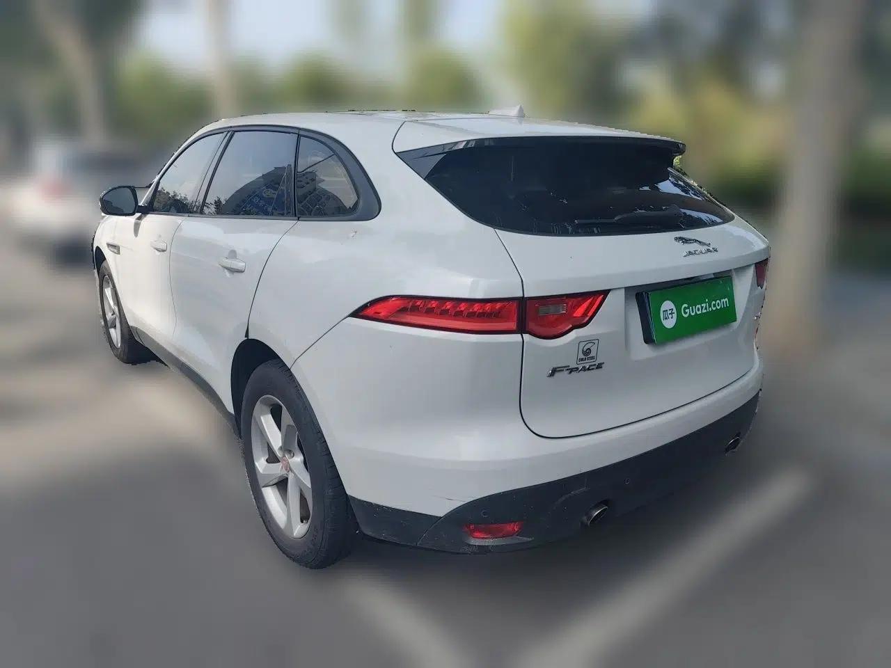 Jaguar F-PACE 2016 2.0T Two-Wheel Drive Urban Luxury Edition — миниатюра 4