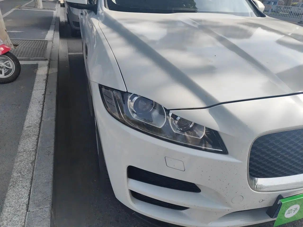 Jaguar F-PACE 2016 2.0T Two-Wheel Drive Urban Luxury Edition — миниатюра 7