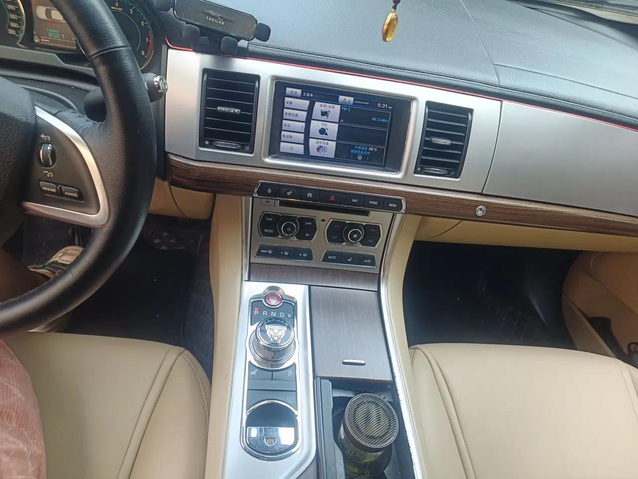 Jaguar XF 2015 XF 2.0T Prestige Edition — миниатюра 13