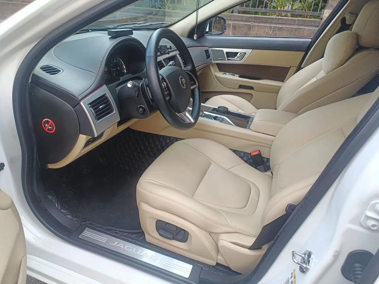 Jaguar XF 2015 XF 2.0T Prestige Edition — миниатюра 15