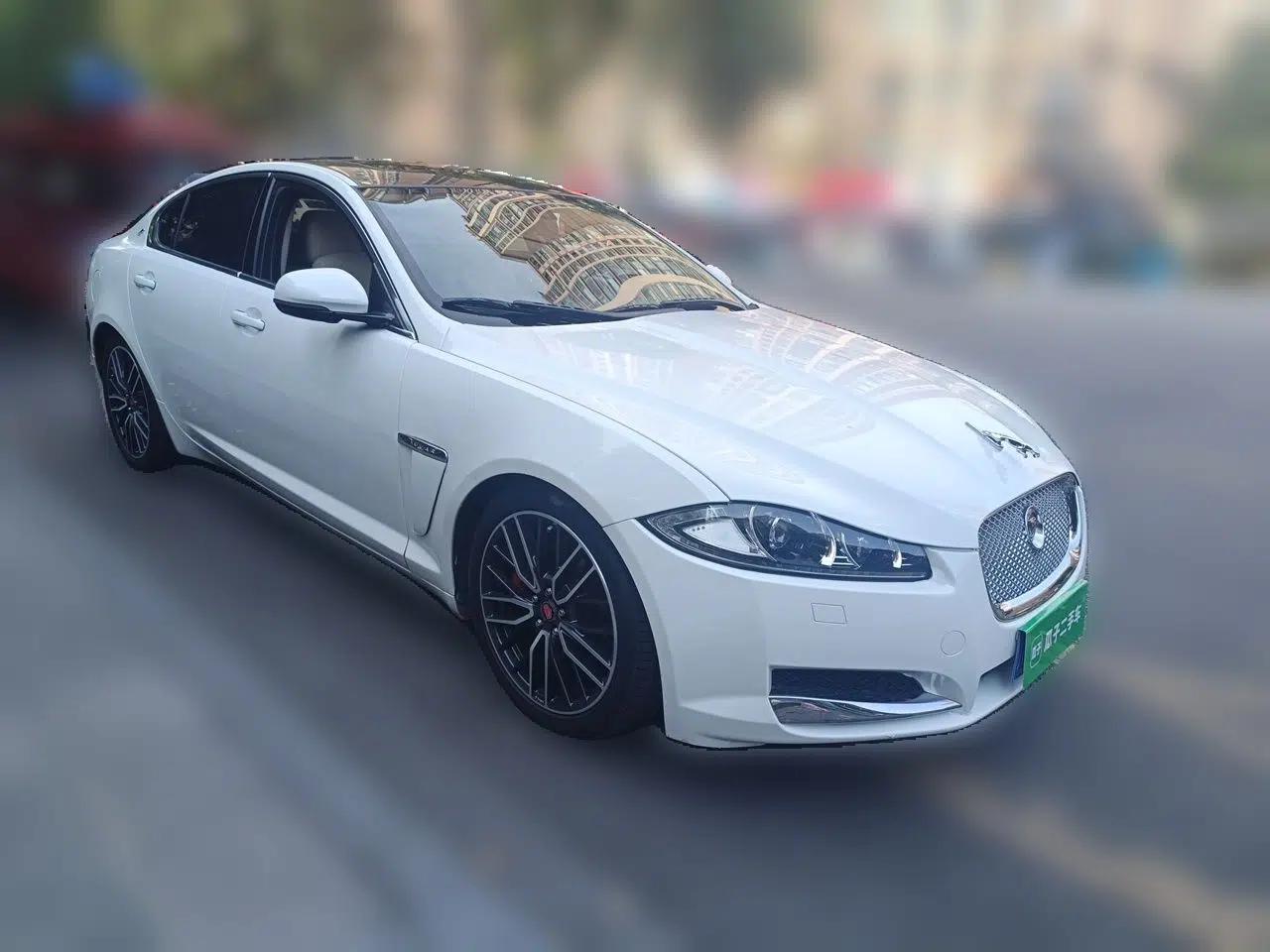 Jaguar XF 2015 XF 2.0T Prestige Edition — миниатюра 3