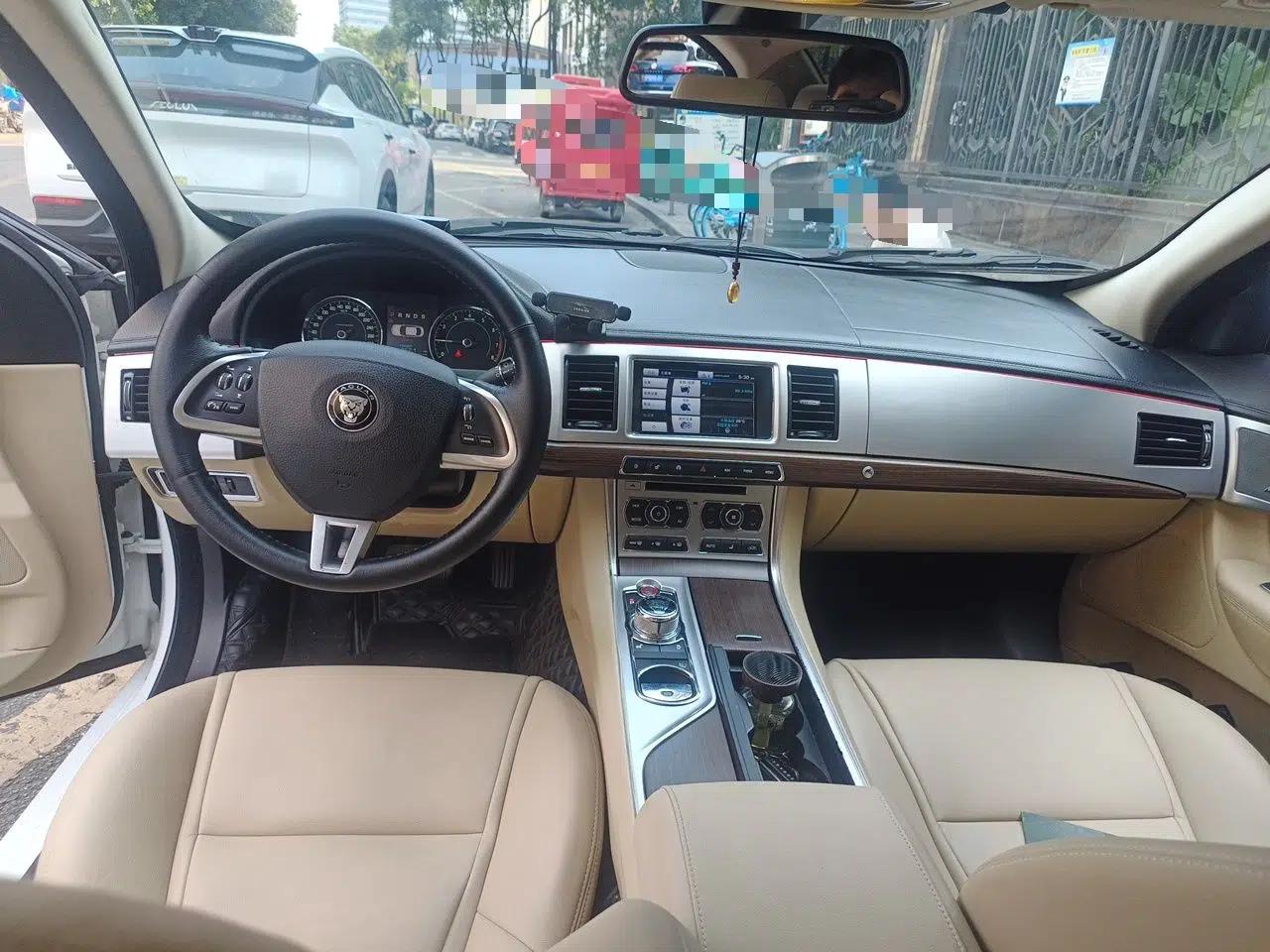 Jaguar XF 2015 XF 2.0T Prestige Edition — миниатюра 9