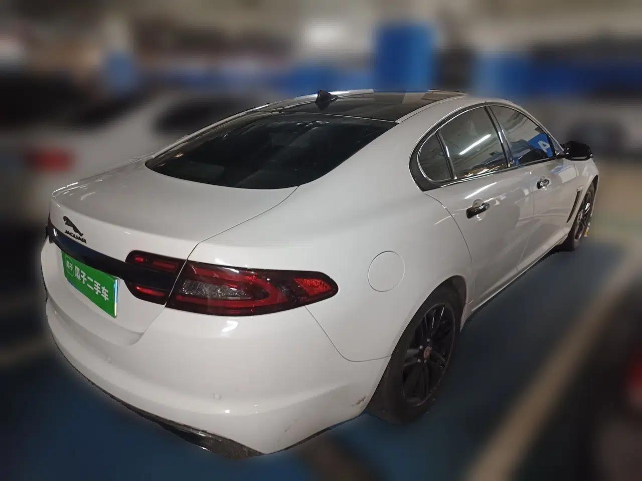 Jaguar XF 2015 XF 2.0T 80th Anniversary Collector's Edition — миниатюра 6