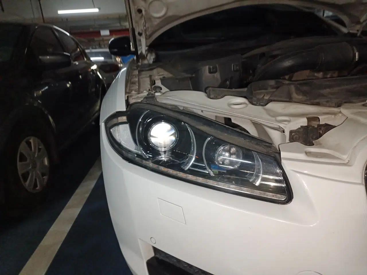 Jaguar XF 2015 XF 2.0T 80th Anniversary Collector's Edition — миниатюра 7