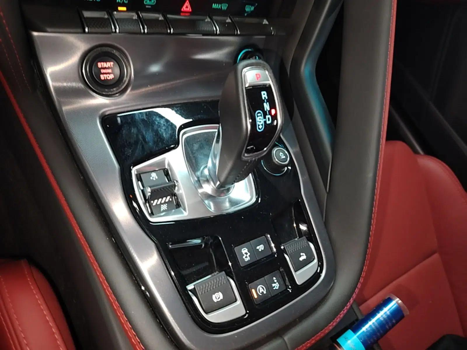Jaguar F-TYPE 2024 P300 75th Anniversary Collector's Convertible Edition — миниатюра 16
