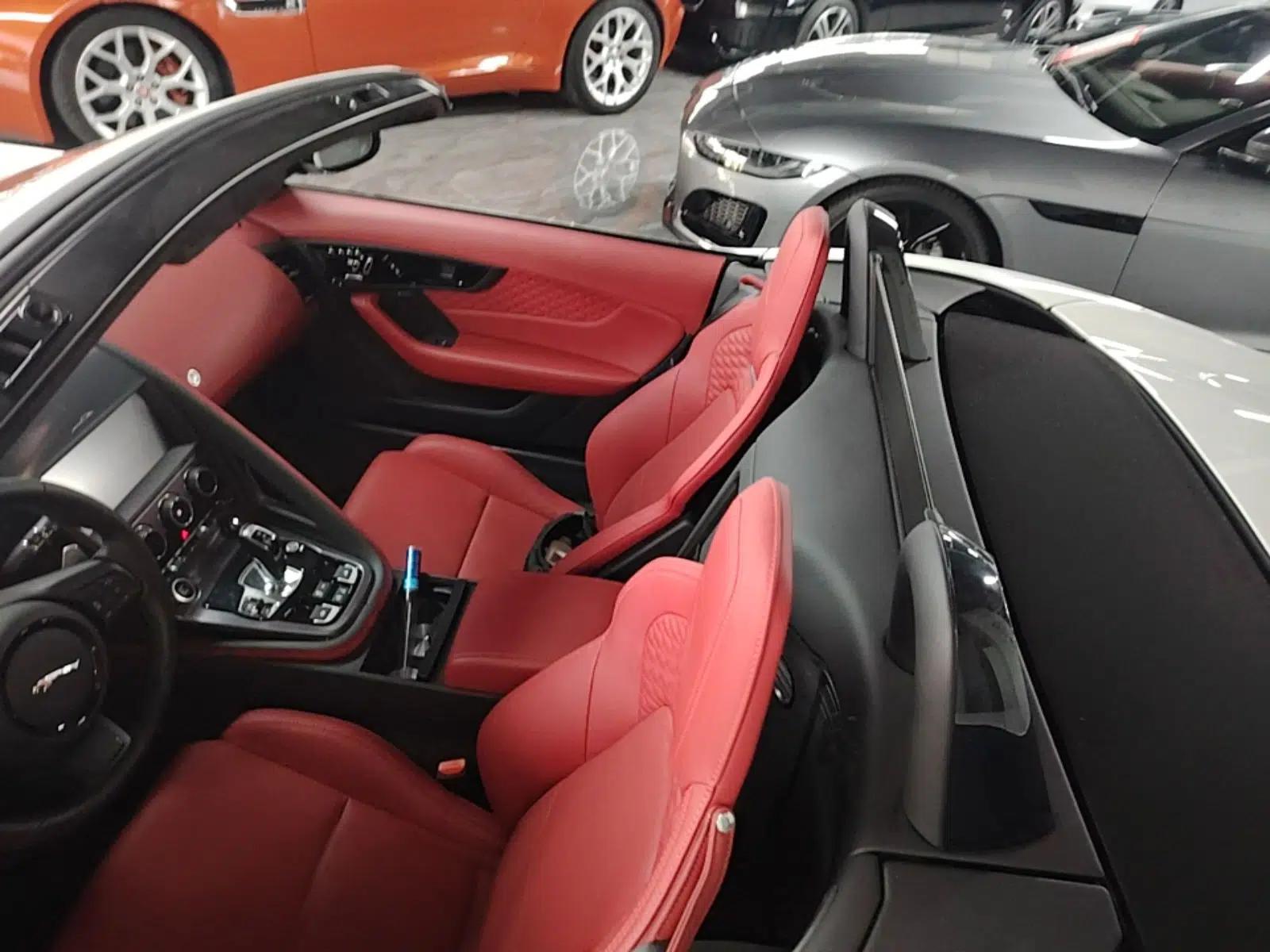Jaguar F-TYPE 2024 P300 75th Anniversary Collector's Convertible Edition — миниатюра 7