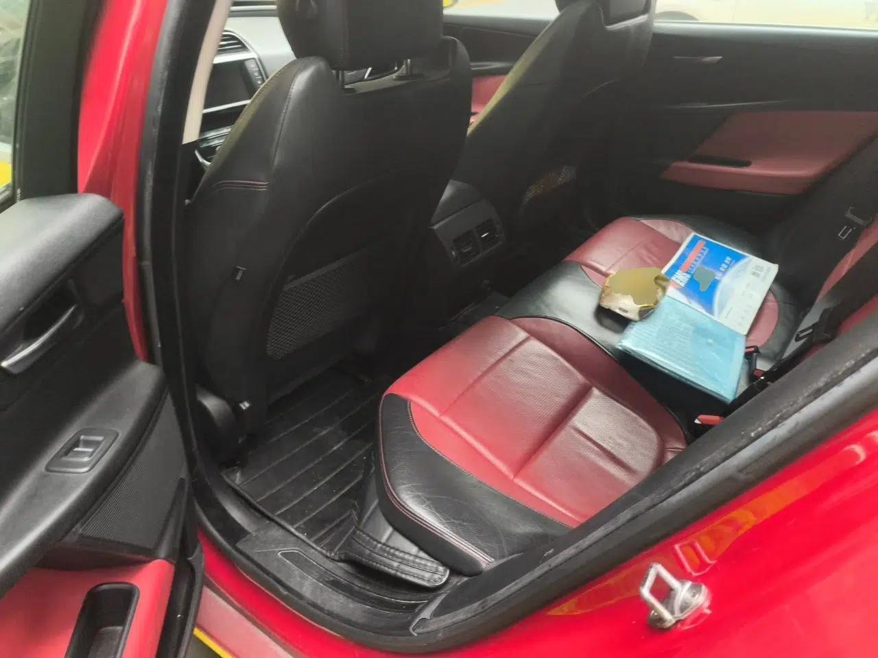 Jaguar XE 2015 2.0T 200 PS R-Sport — миниатюра 17